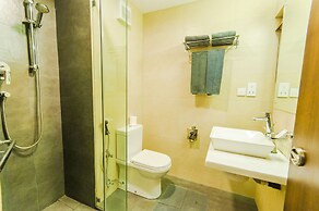 Camelot Beach Hotel