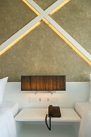 Camelot Beach Hotel