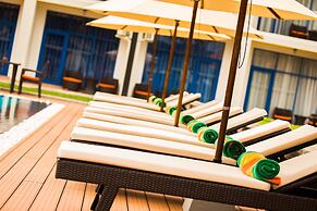 Camelot Beach Hotel