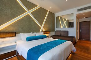 Camelot Beach Hotel