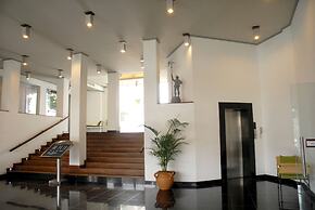 Camelot Beach Hotel