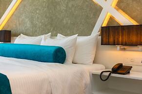 Camelot Beach Hotel