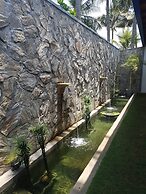 Camelot Beach Hotel