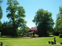 Thackray House