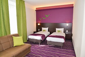 Voyage Hotel