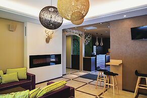 Voyage Hotel