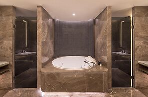 DoubleTree by Hilton Hotel Shenzhen Longhua