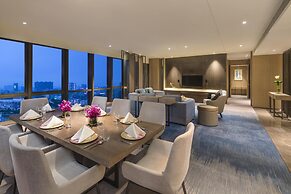 DoubleTree by Hilton Hotel Shenzhen Longhua