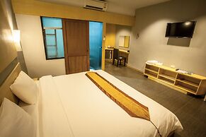 NH Elegant Hotel