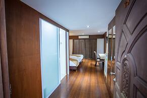 NH Elegant Hotel