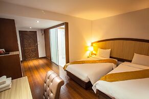 NH Elegant Hotel
