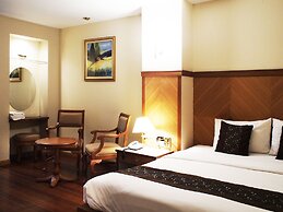 NH Elegant Hotel