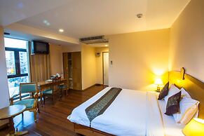 NH Elegant Hotel