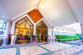 NH Elegant Hotel