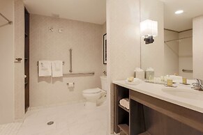 DoubleTree by Hilton Evansville
