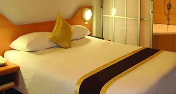 Peninsula International Hotel