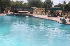 Pelican Lodge and Camping