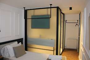 Elan Hotel
