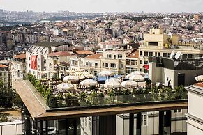 Elan Hotel