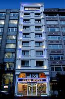 Elan Hotel
