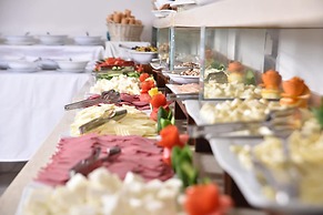 Elan Hotel