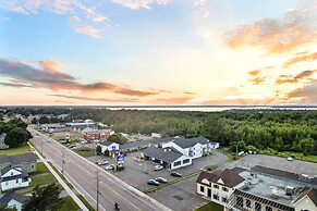 Auberge Shores Inn & Hotel