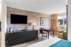 Auberge Shores Inn & Hotel