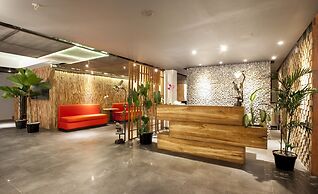 Daun Bali Seminyak Hotel