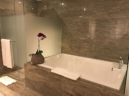 Daun Bali Seminyak Hotel