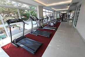 The Royal Bee Apart Hotel