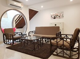 Heeren Straits Hotel