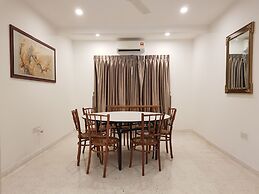Heeren Straits Hotel