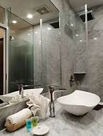 Heeren Straits Hotel
