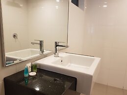 Heeren Straits Hotel