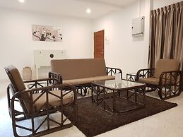 Heeren Straits Hotel