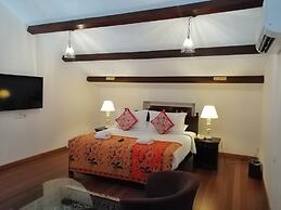 Heeren Straits Hotel