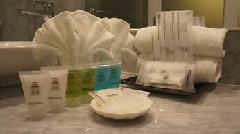 Heeren Straits Hotel