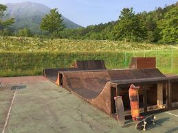 No Track - Hostel