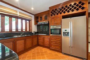 Nai Harn Baan-Bua Villas