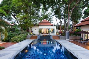Nai Harn Baan-Bua Villas