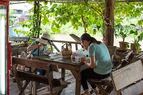Baan Are Gong Riverside Homestay