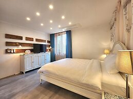 Palm Tree Villa