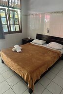 Gora Beach Inn