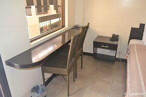 Boomerang Hotel