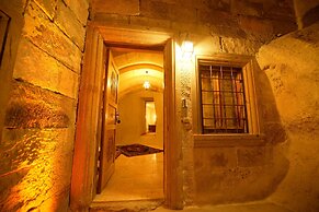 Vineyard Cave Hotel