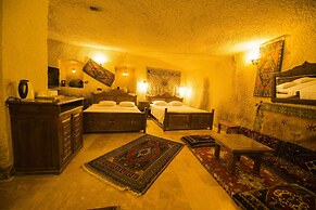 Vineyard Cave Hotel
