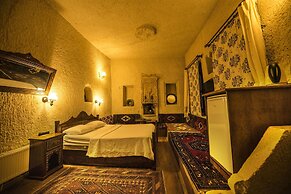 Vineyard Cave Hotel