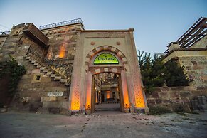 Vineyard Cave Hotel