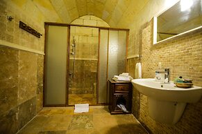 Vineyard Cave Hotel