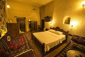 Vineyard Cave Hotel